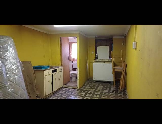 1 BEDROOM HOUSE FOR SALE IN MANENBERG